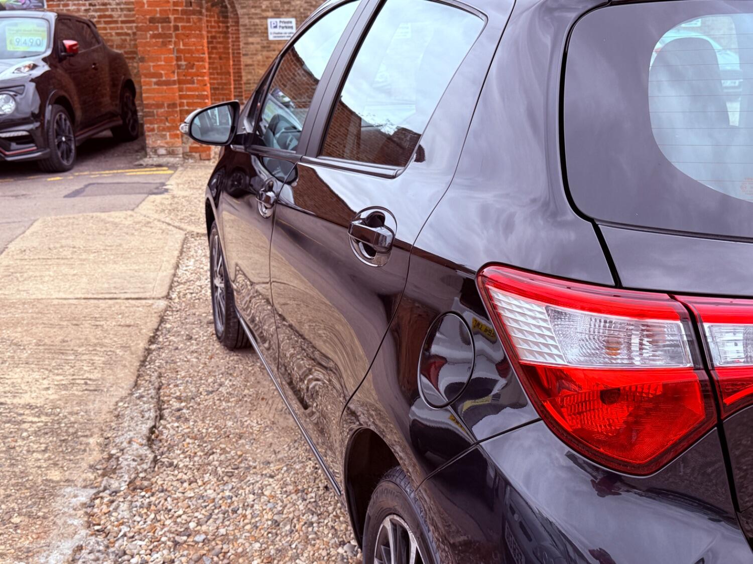 Used Toyota Yaris 2018 for sale - 76198152: Photo 14