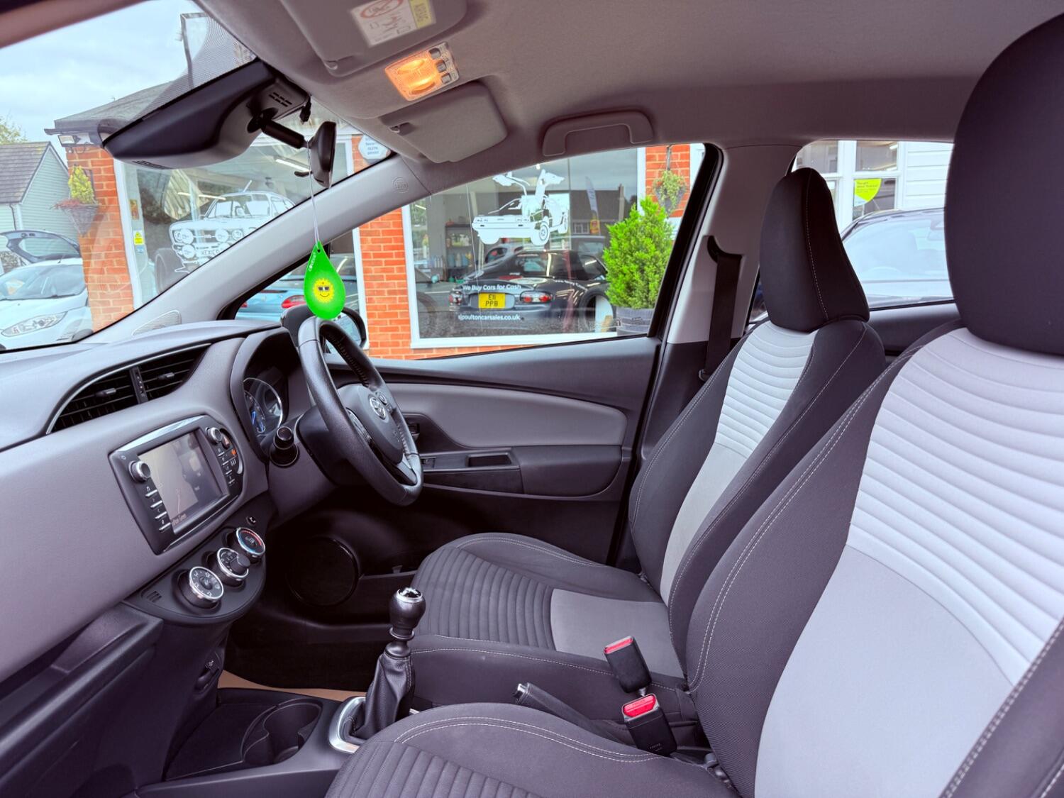 Used Toyota Yaris 2018 for sale - 76198152: Photo 19