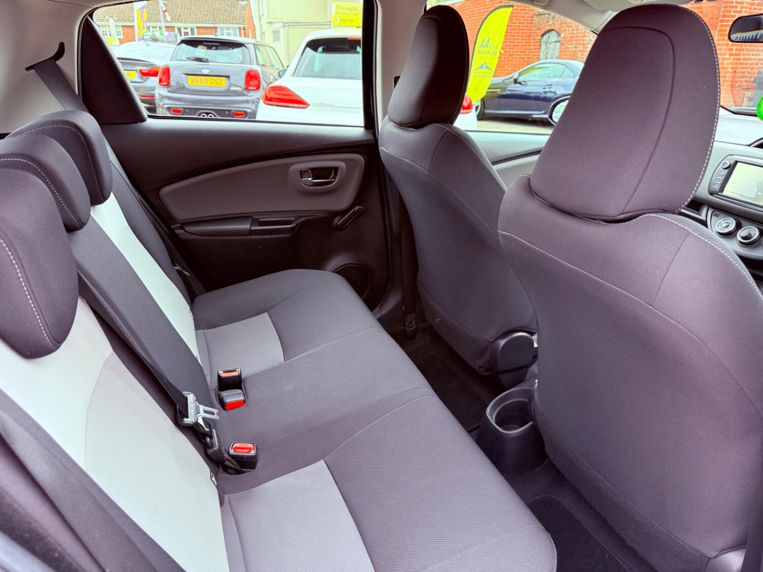 Used Toyota Yaris 2018 for sale - 76198152: Photo 22