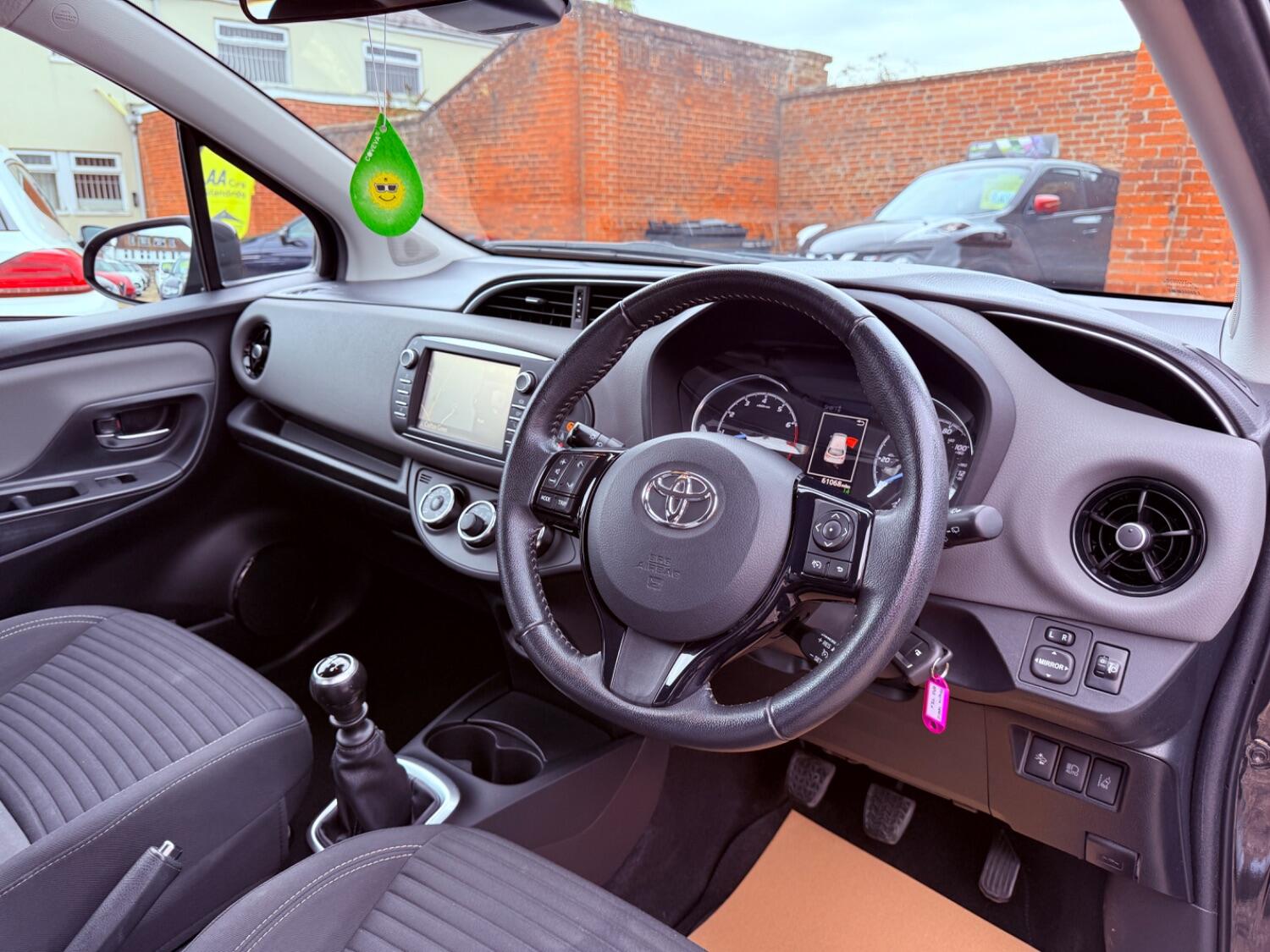 Used Toyota Yaris 2018 for sale - 76198152: Photo 35