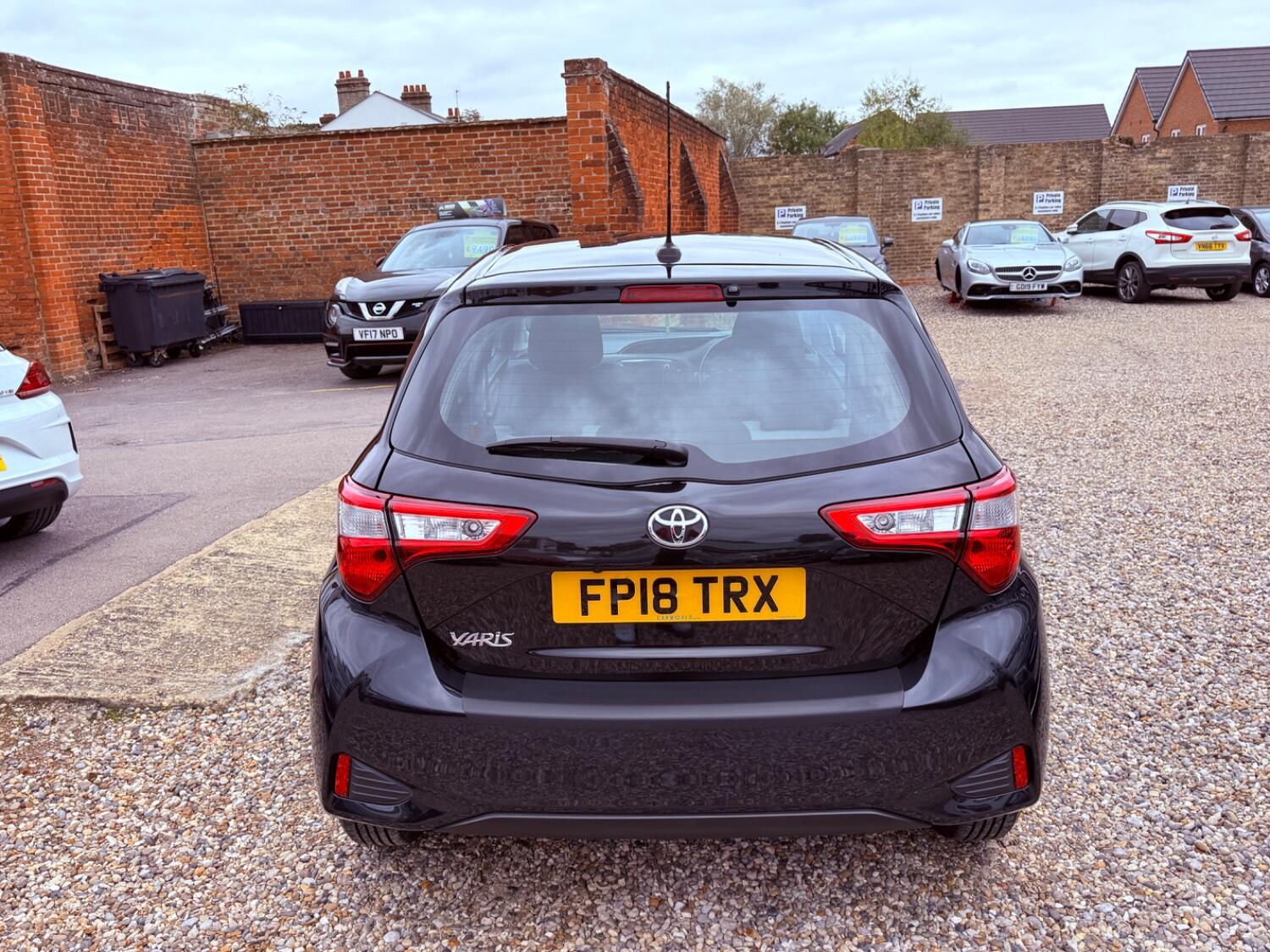 Used Toyota Yaris 2018 for sale - 76198152: Photo 5