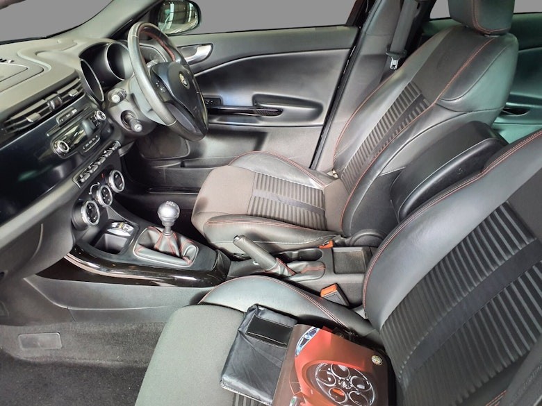 Used Alfa Romeo Giulietta 2012 for sale - 76347122: Photo 2