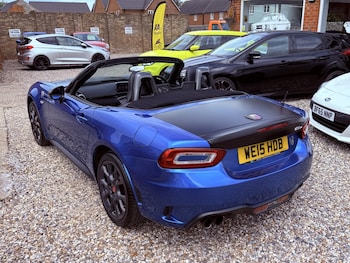 Used Abarth 124 Spider 2017 for sale - 78964849: Photo