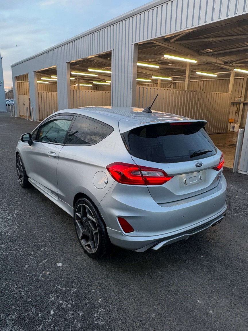 Used Ford Fiesta 2019 for sale - 77400071: Photo 2