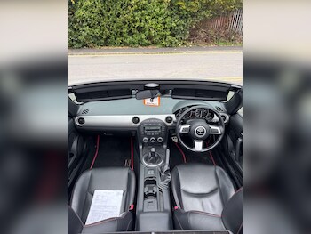 Used Mazda MX-5 2010 for sale - 76257661: Photo 2