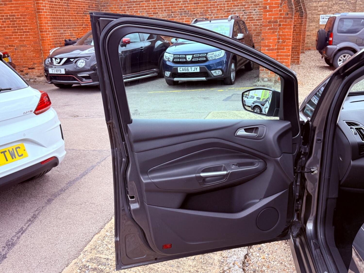 Used Ford C-Max 2015 for sale - 76794050: Photo 22