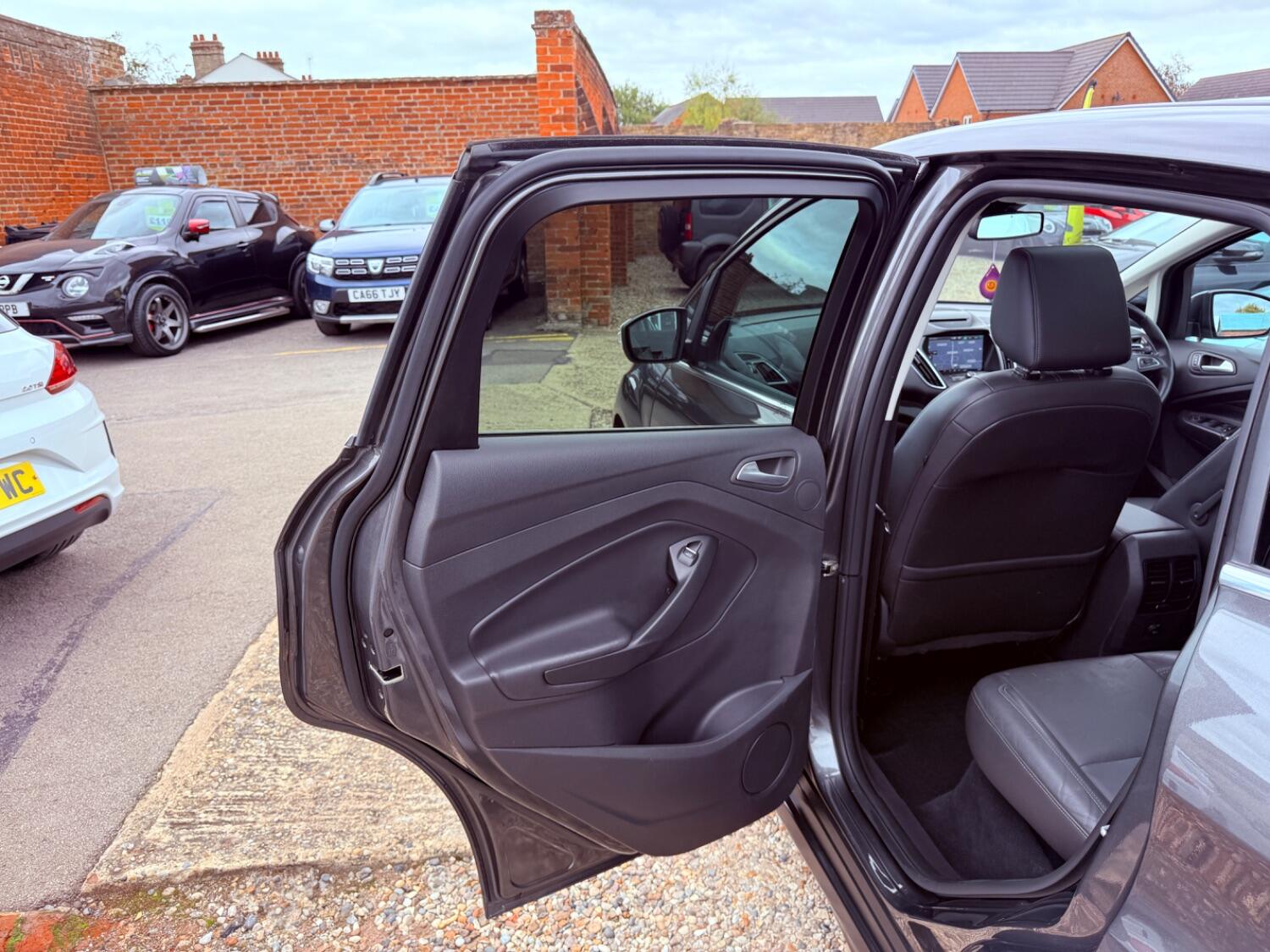 Used Ford C-Max 2015 for sale - 76794050: Photo 26