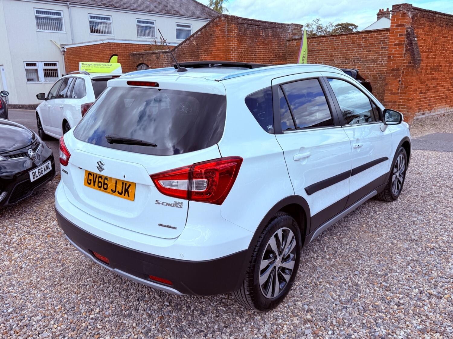 Used Suzuki SX4 S-Cross 2016 for sale - 76376932: Photo 6