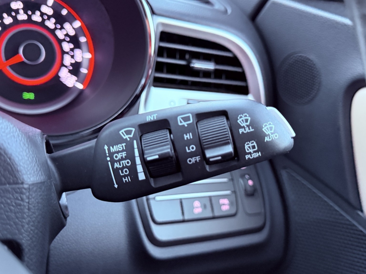 Used Ssangyong Tivoli 2016 for sale - 76699308: Photo 46