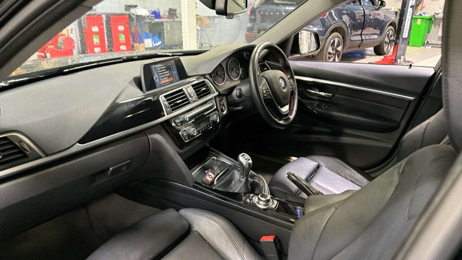 Used BMW 3 Series 2016 for sale - 77528310: Photo 2