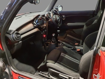 Used MINI Hatch 2018 for sale - 77781811: Photo