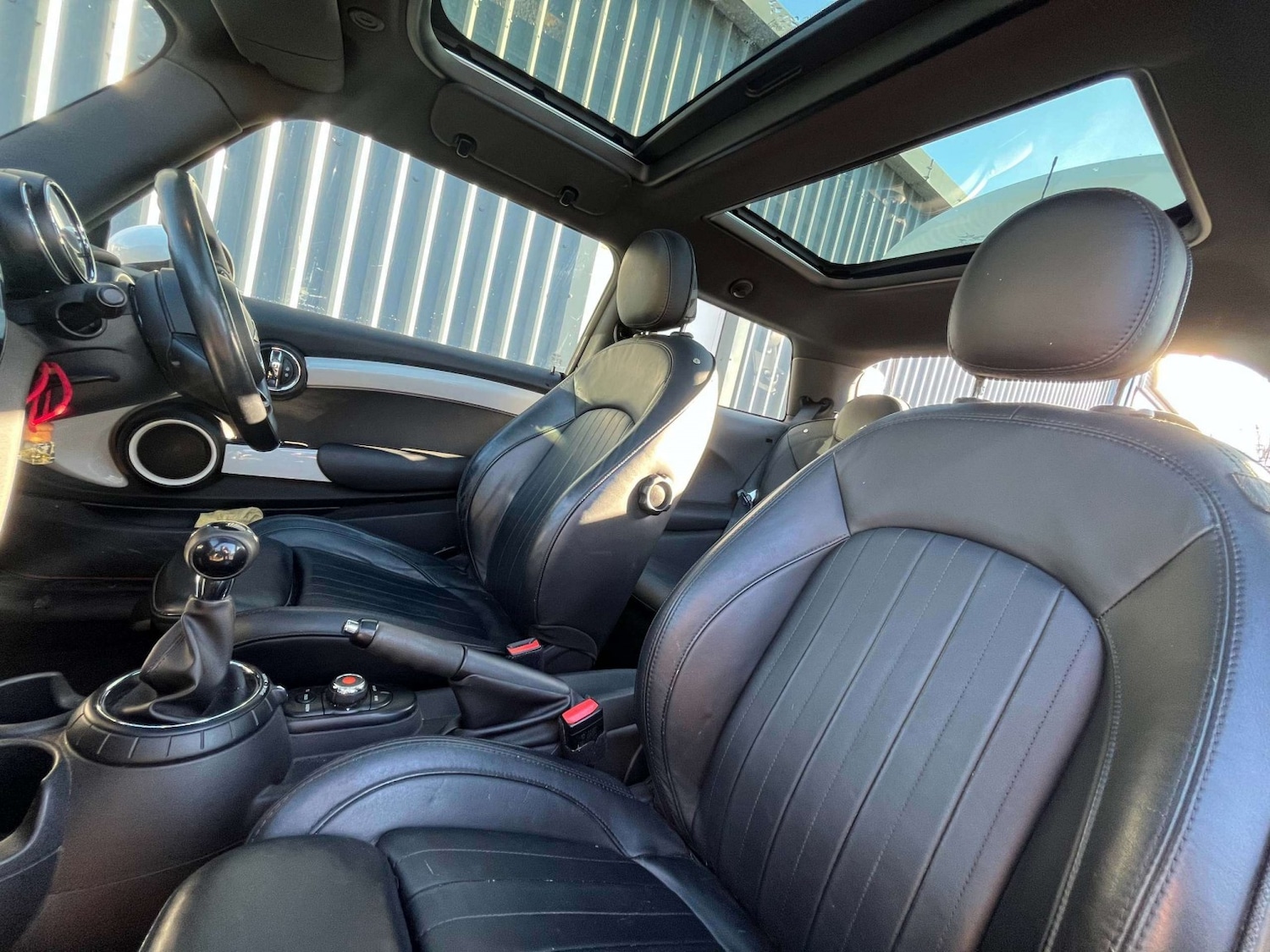 Used MINI Hatch 2015 for sale - 76751816: Photo 2