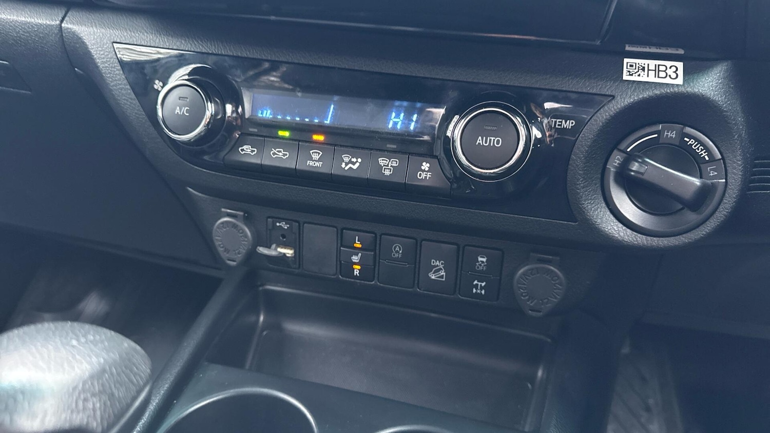 Used Toyota Hilux 2021 for sale - 77559584: Photo 40