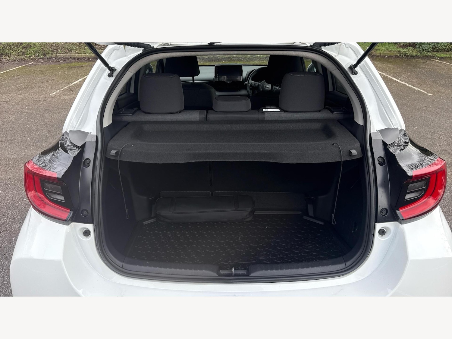 Used Toyota Yaris 2024 for sale - 77646835: Photo 16