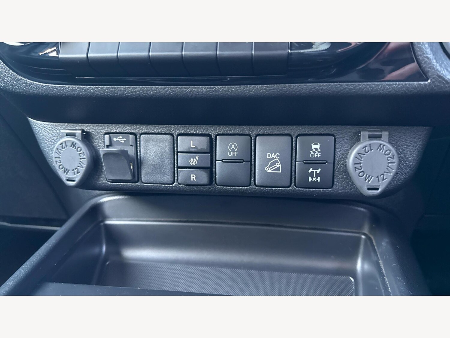 Used Toyota Hilux 2023 for sale - 77020906: Photo 24