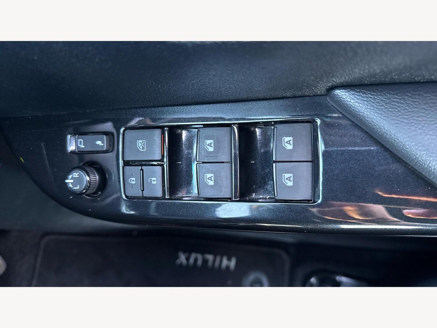 Used Toyota Hilux 2023 for sale - 77020906: Photo 25