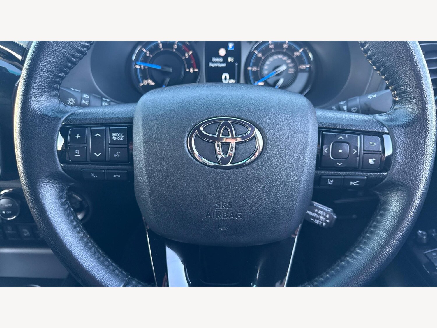 Used Toyota Hilux 2023 for sale - 77020906: Photo 28