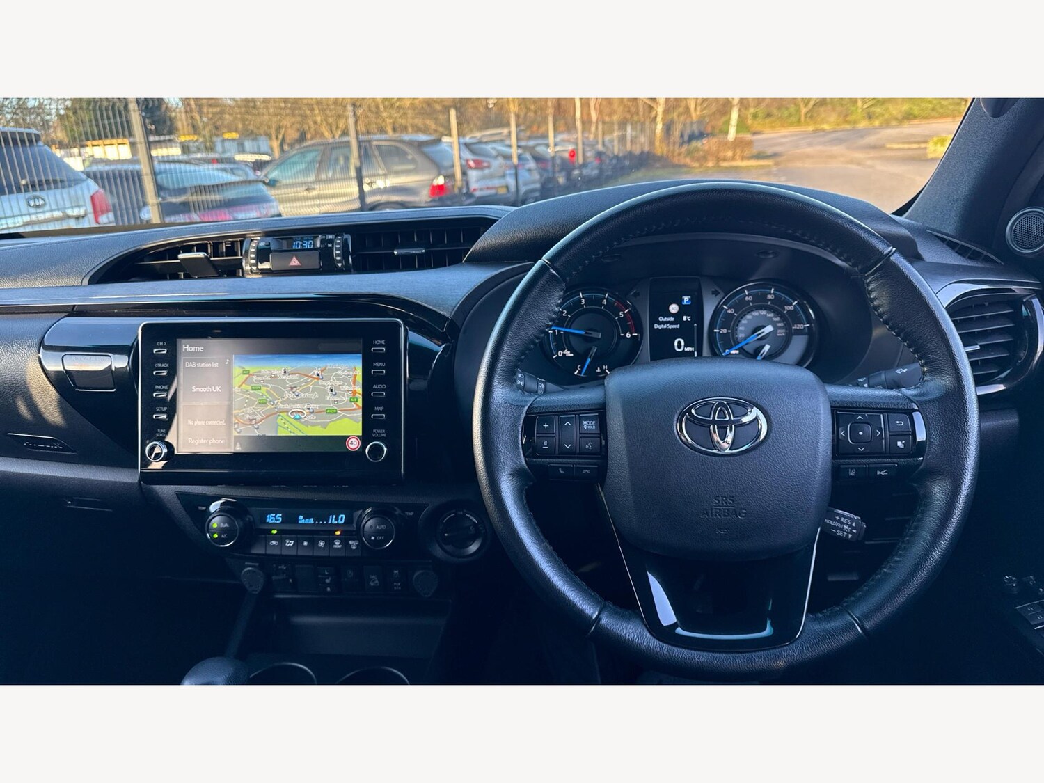 Used Toyota Hilux 2023 for sale - 77020906: Photo 8