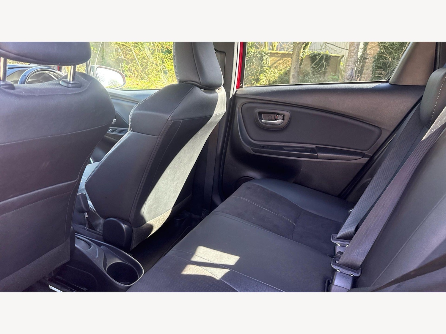 Used Toyota Yaris 2019 for sale - 77982371: Photo 15