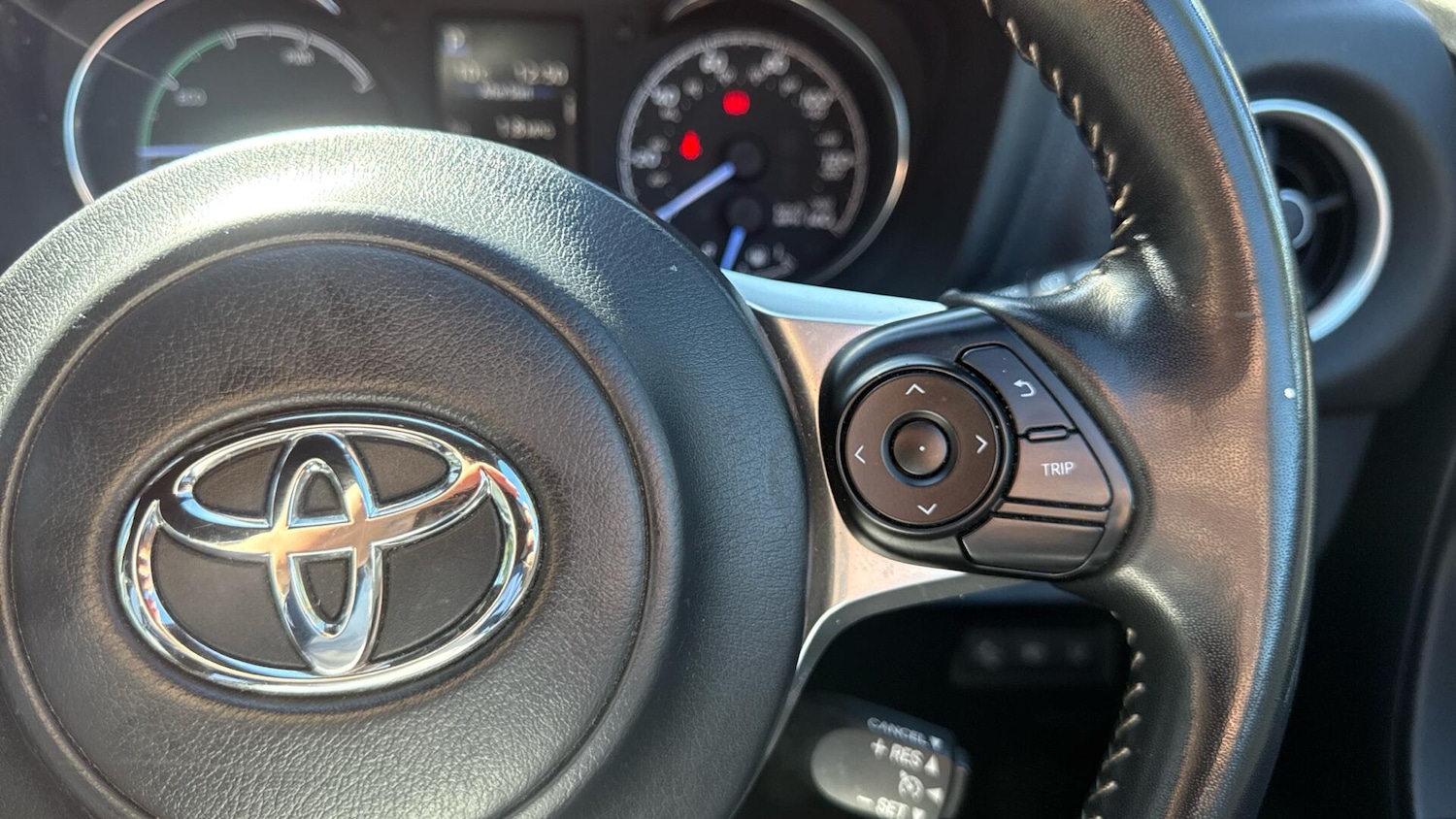 Used Toyota Yaris 2019 for sale - 77982371: Photo 40