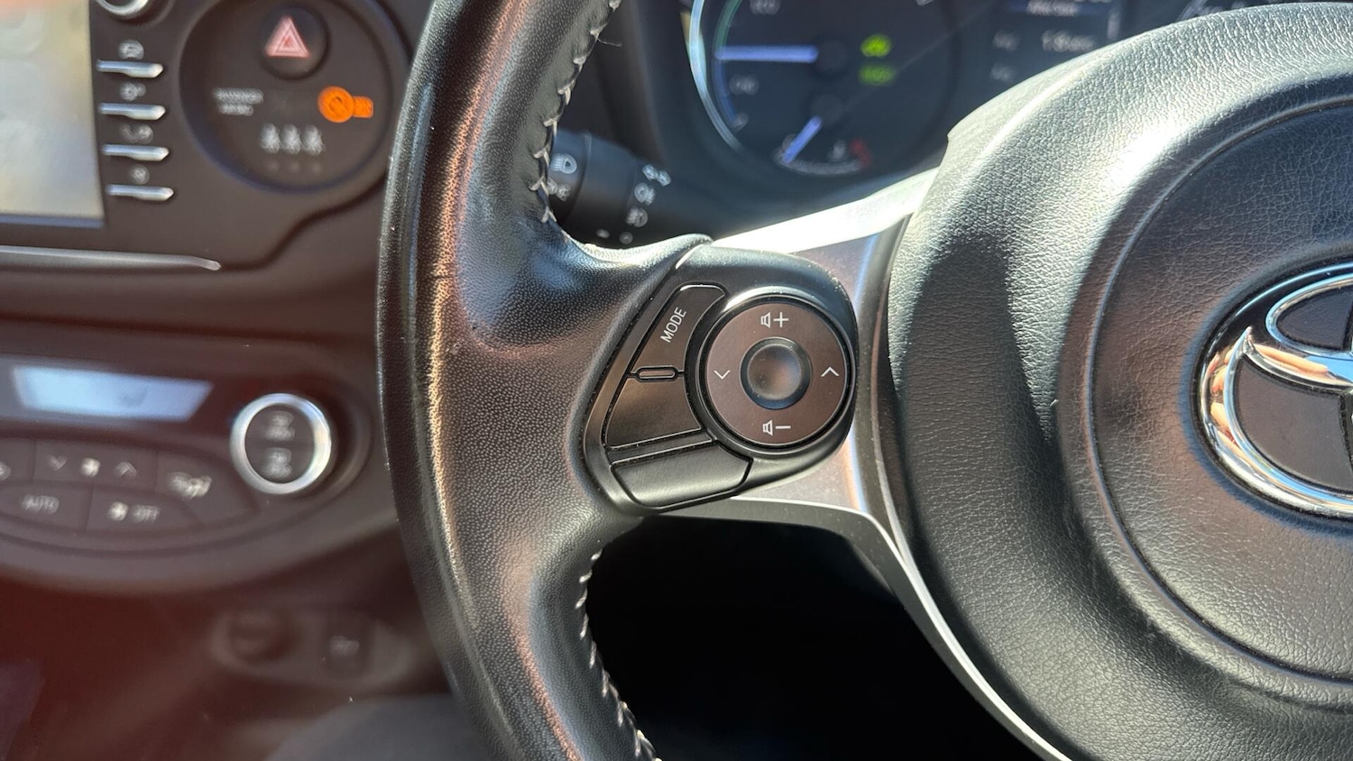 Used Toyota Yaris 2019 for sale - 77982371: Photo 41