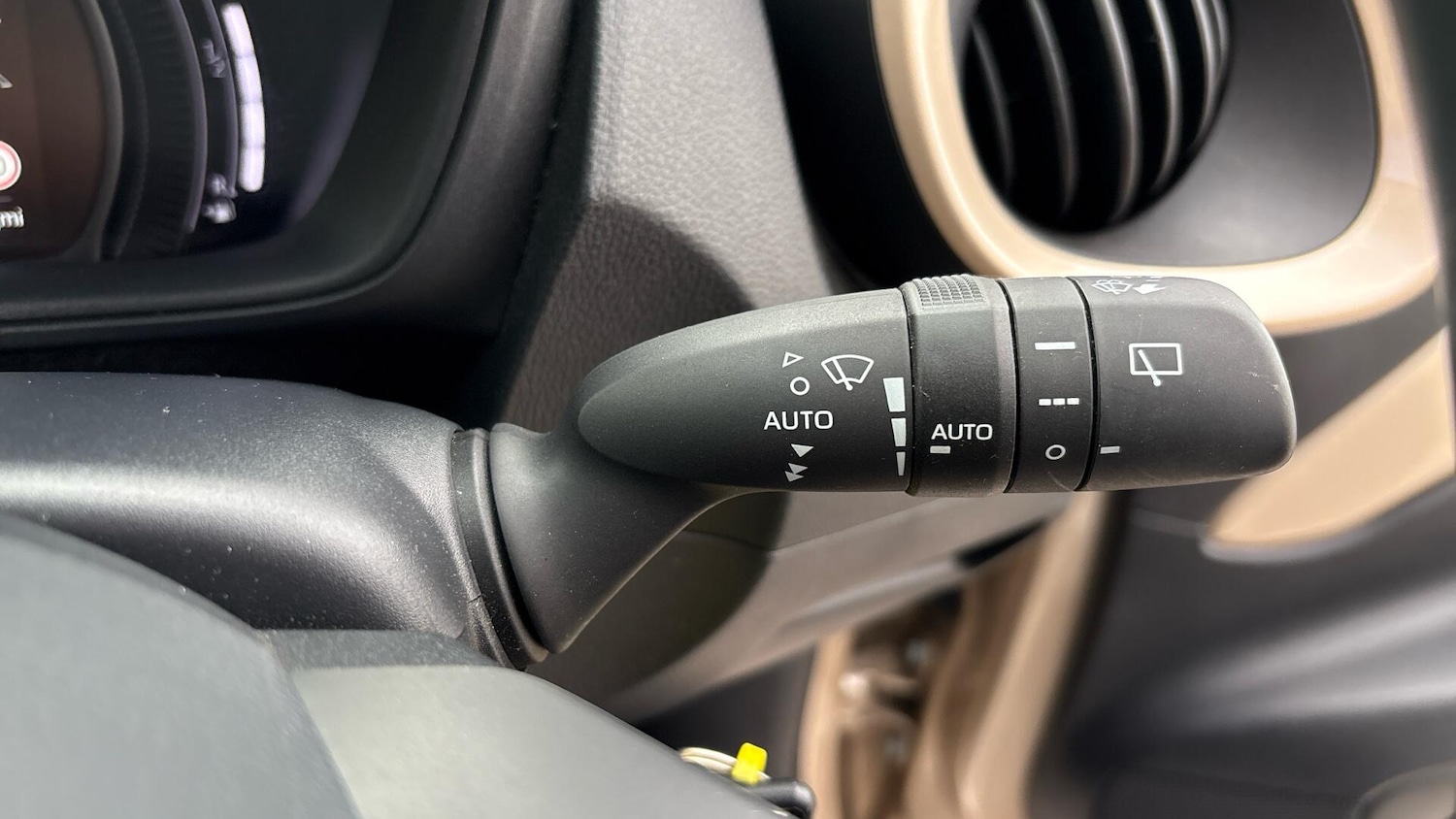 Used Toyota Aygo X 2024 for sale - 76381228: Photo 35