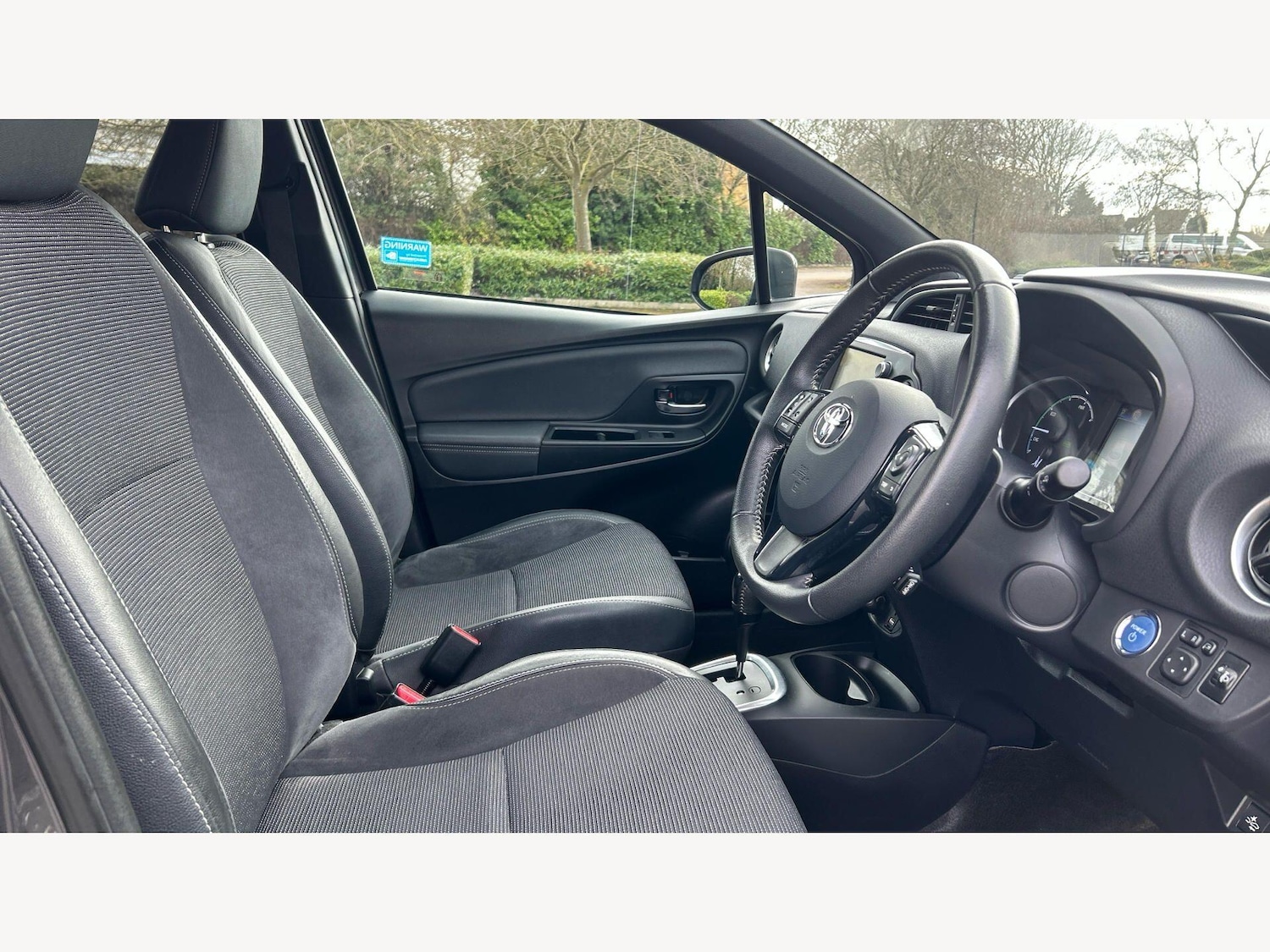 Used Toyota Yaris 2019 for sale - 77695358: Photo 13