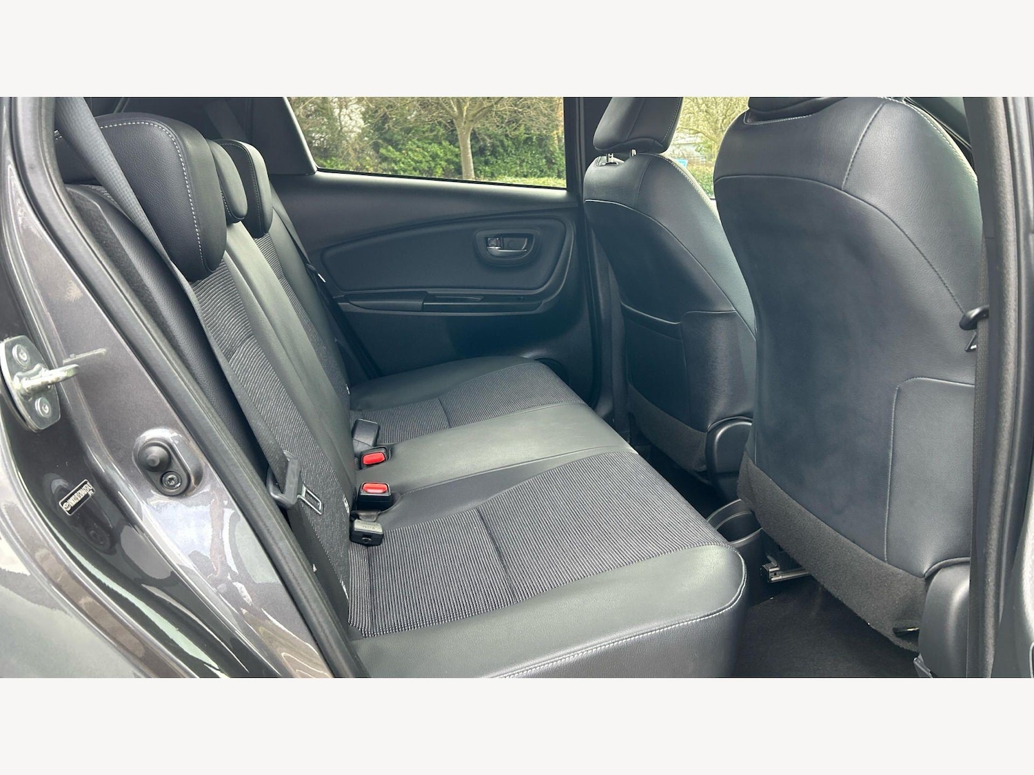 Used Toyota Yaris 2019 for sale - 77695358: Photo 14