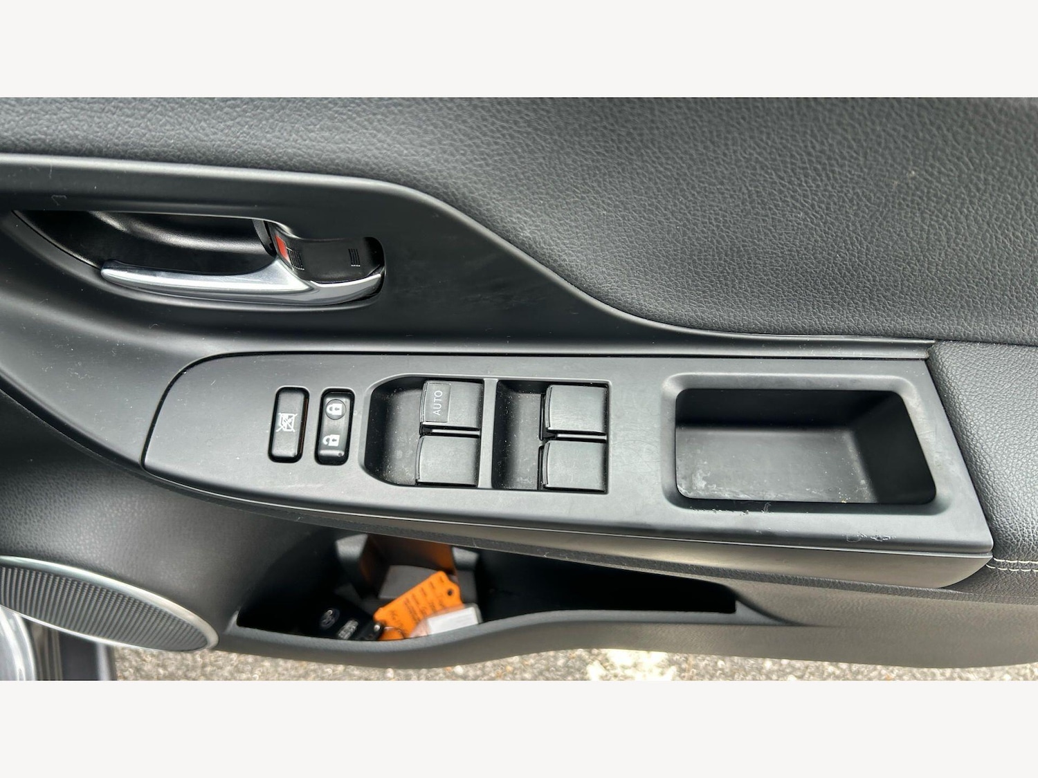 Used Toyota Yaris 2019 for sale - 77695358: Photo 29