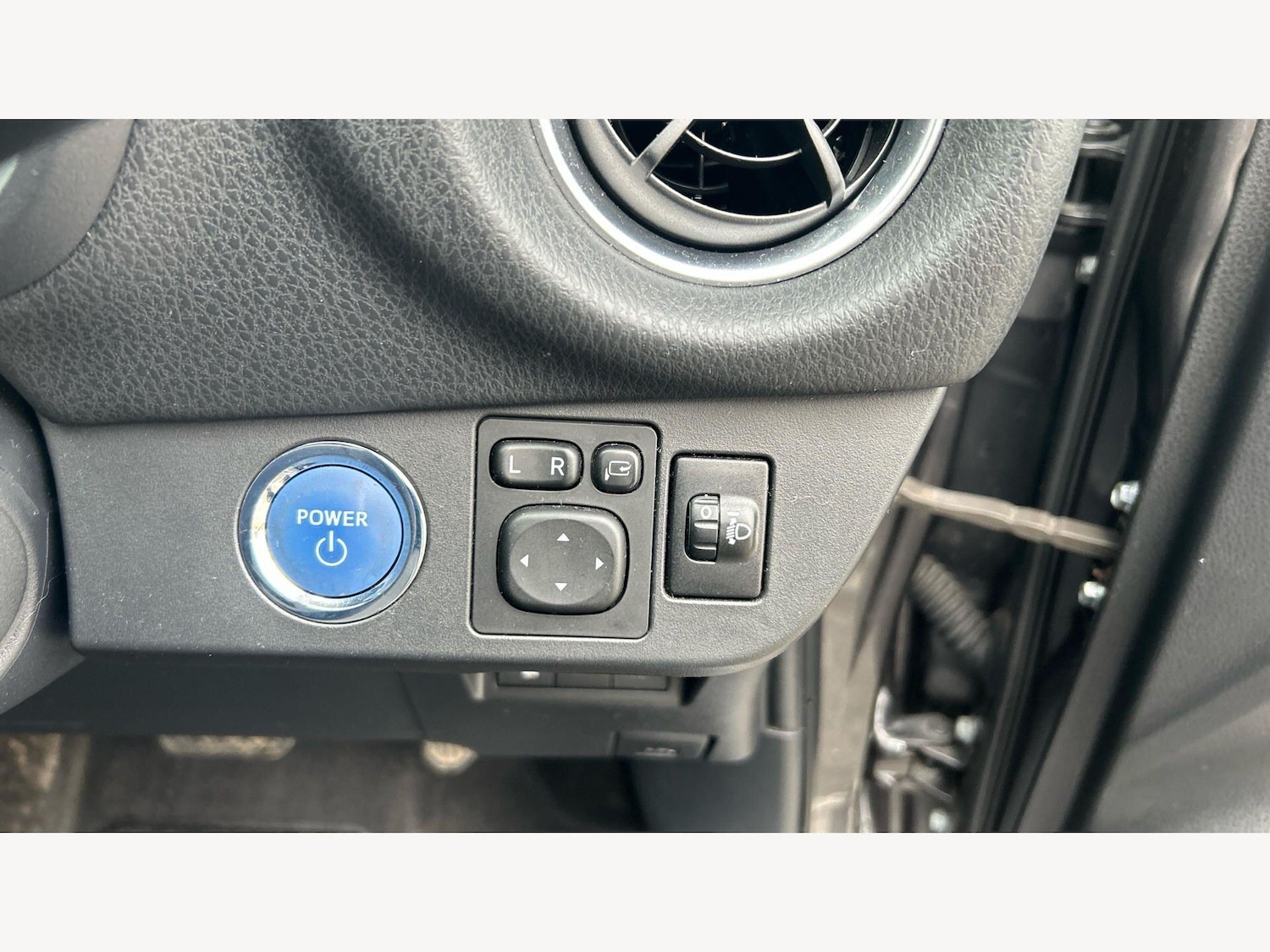 Used Toyota Yaris 2019 for sale - 77695358: Photo 30