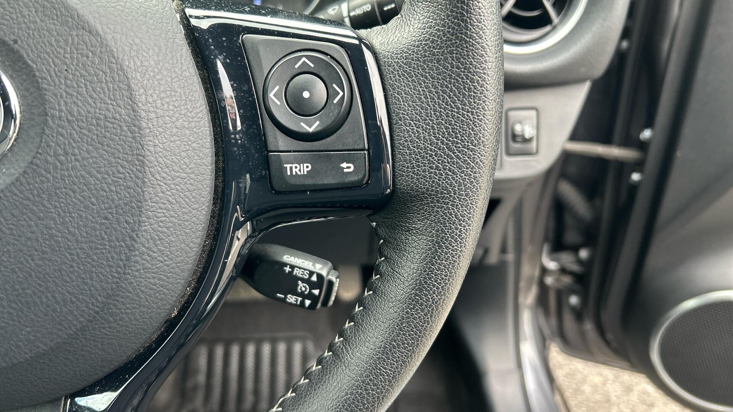 Used Toyota Yaris 2019 for sale - 77695358: Photo 32