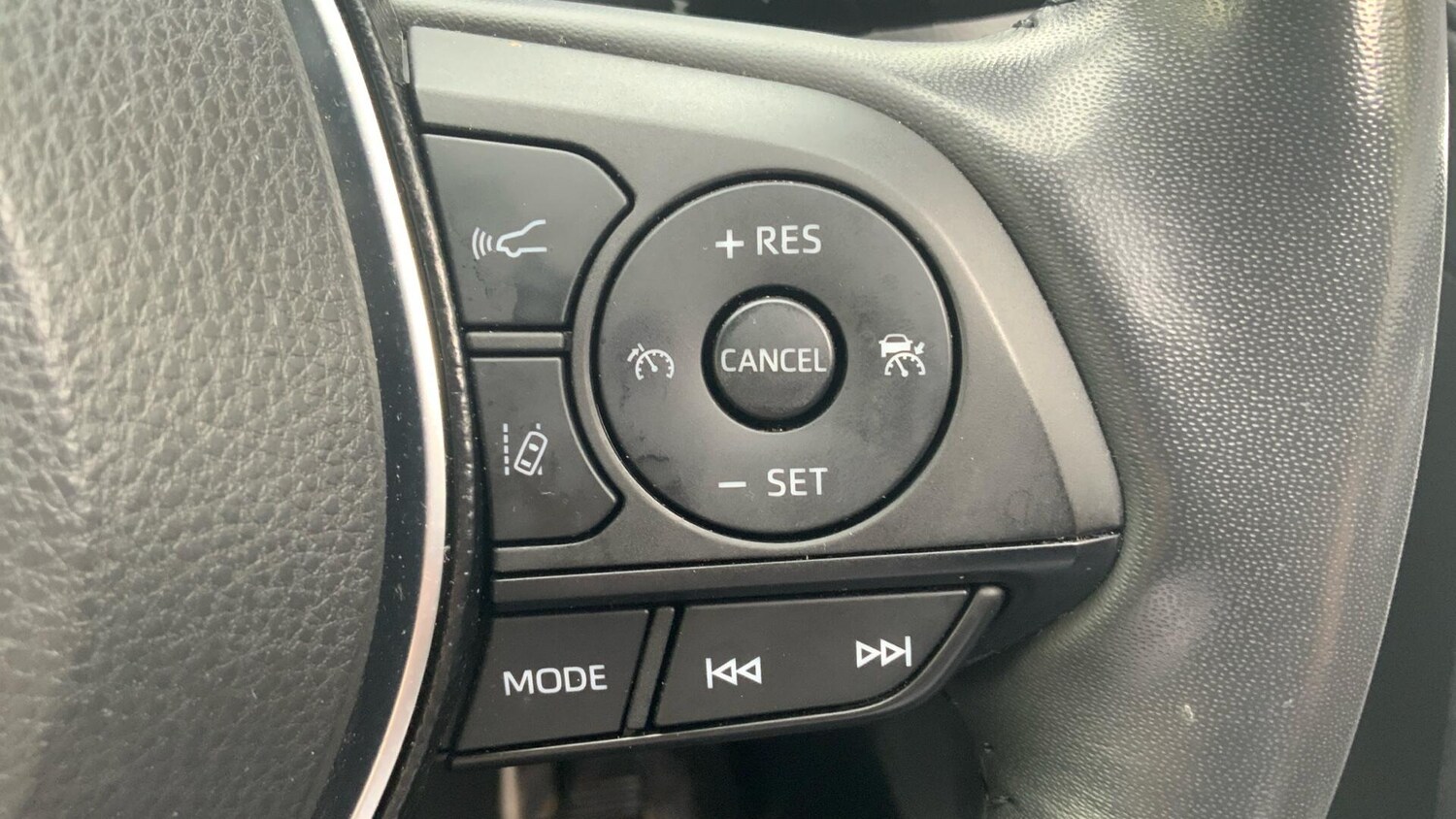 Used Toyota RAV4 2020 for sale - 76832432: Photo 42