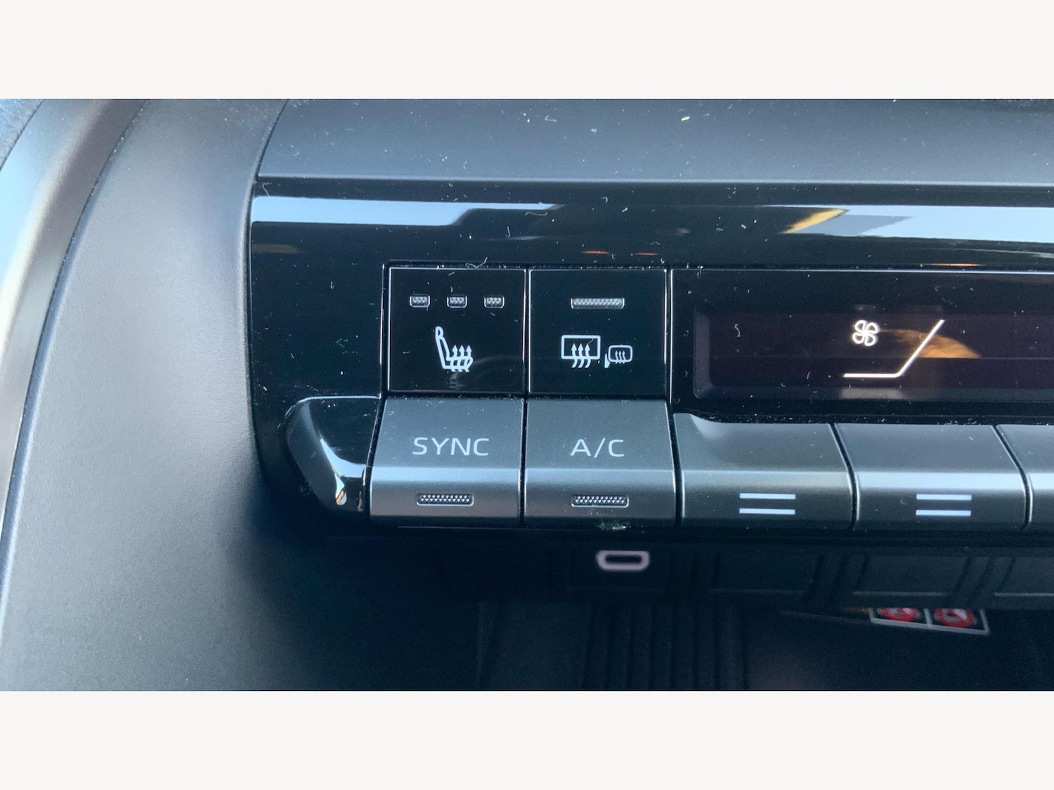 Used Toyota C-HR 2025 for sale - 77163328: Photo 28