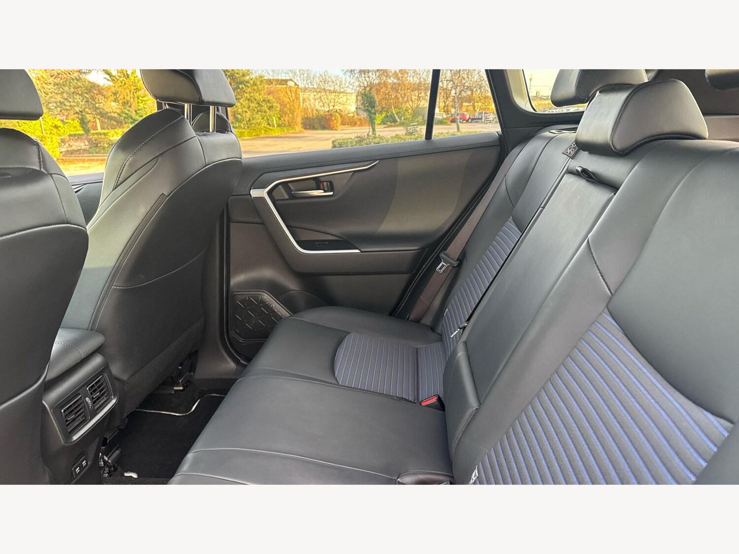 Used Toyota RAV4 for sale - 76728327: Photo 15