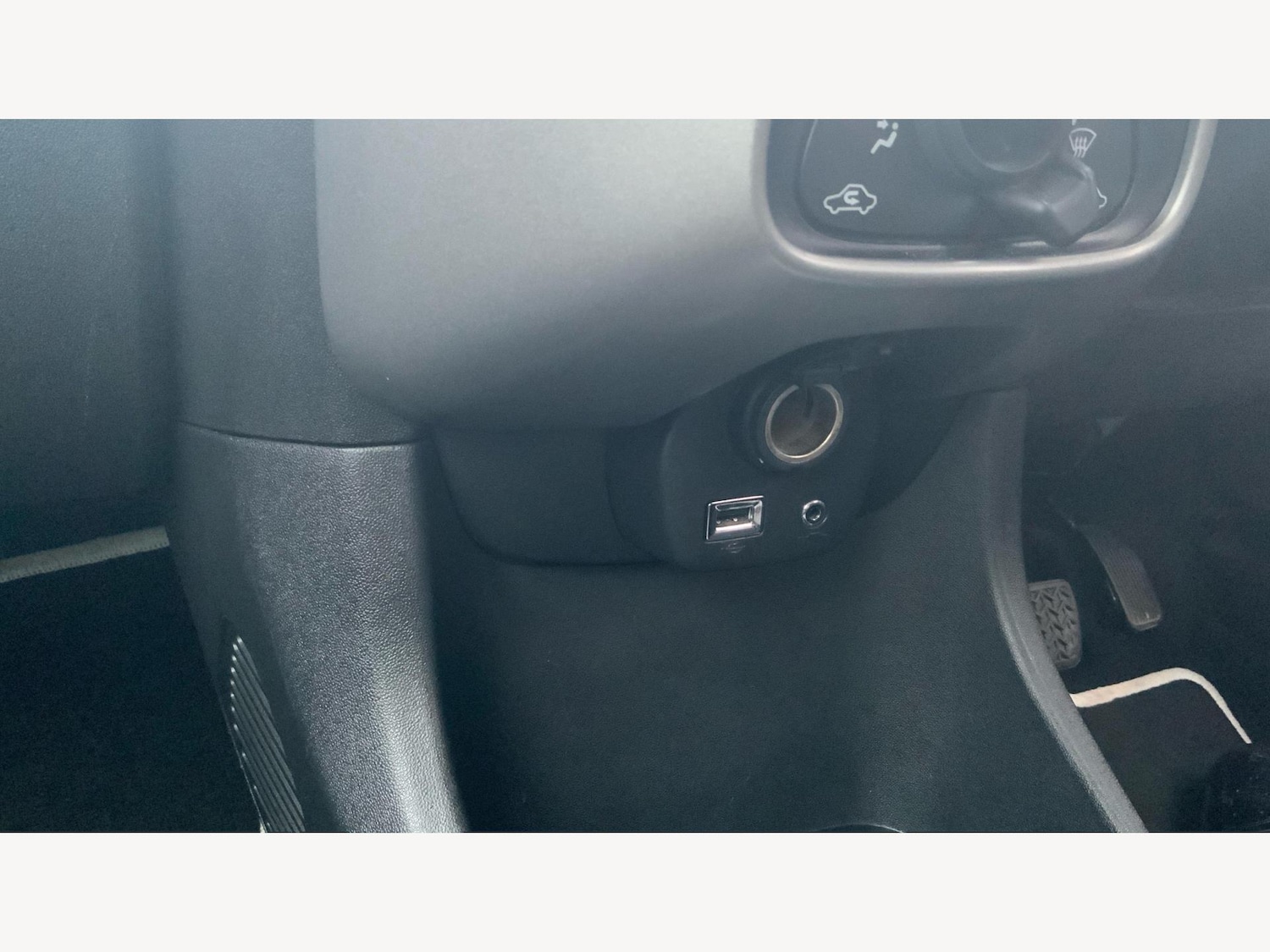 Used Toyota AYGO 2016 for sale - 77387604: Photo 25