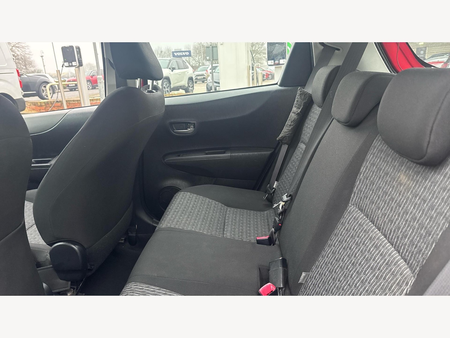 Used Toyota Yaris 2014 for sale - 77156352: Photo 15