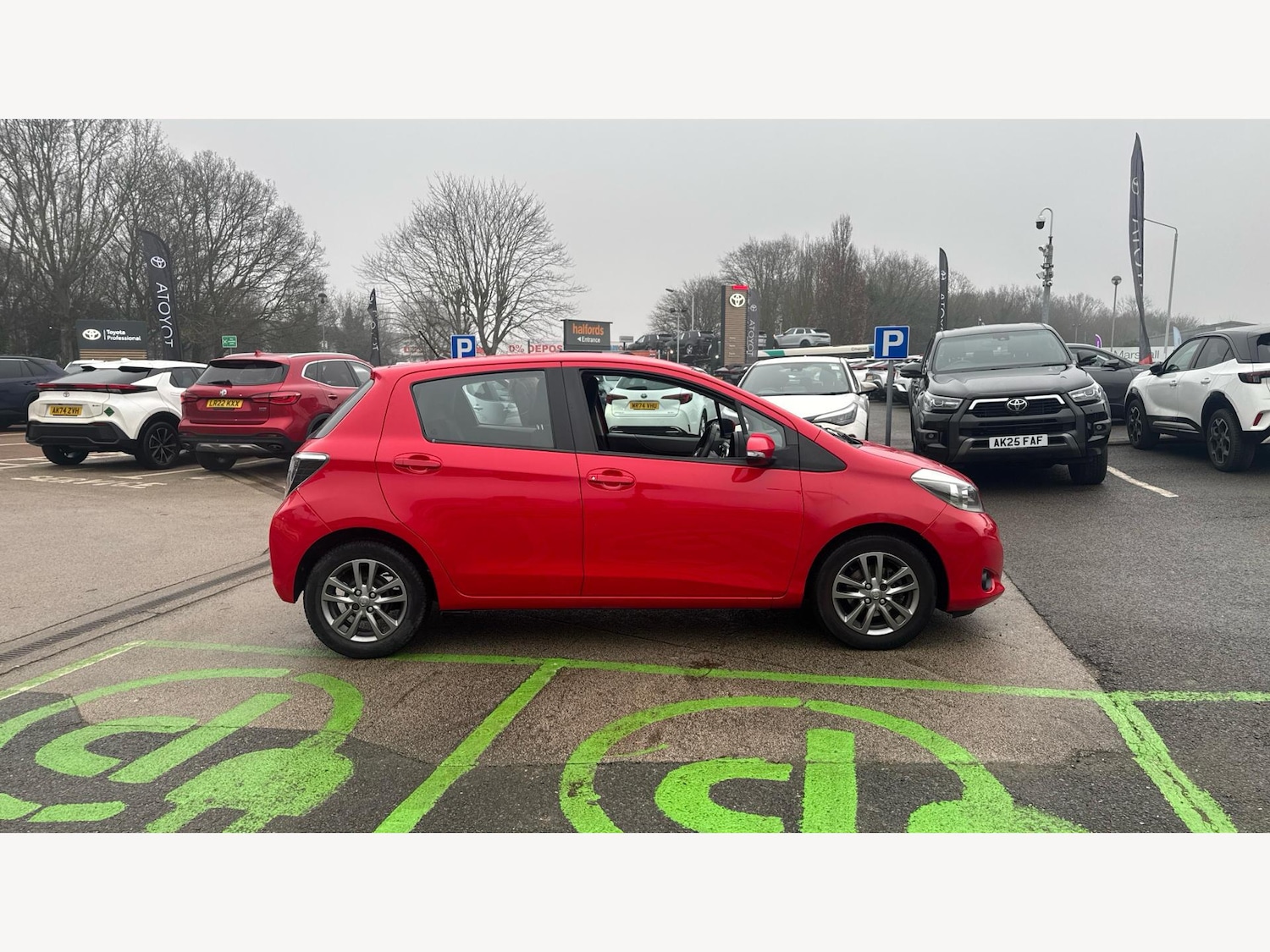 Used Toyota Yaris 2014 for sale - 77156352: Photo 18