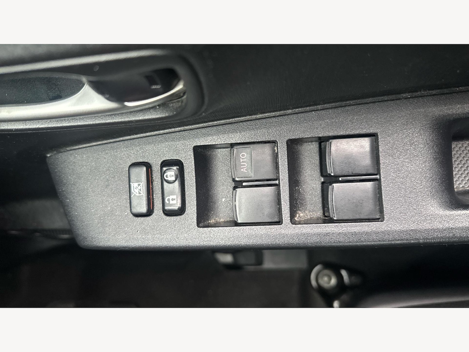 Used Toyota Yaris 2014 for sale - 77156352: Photo 22