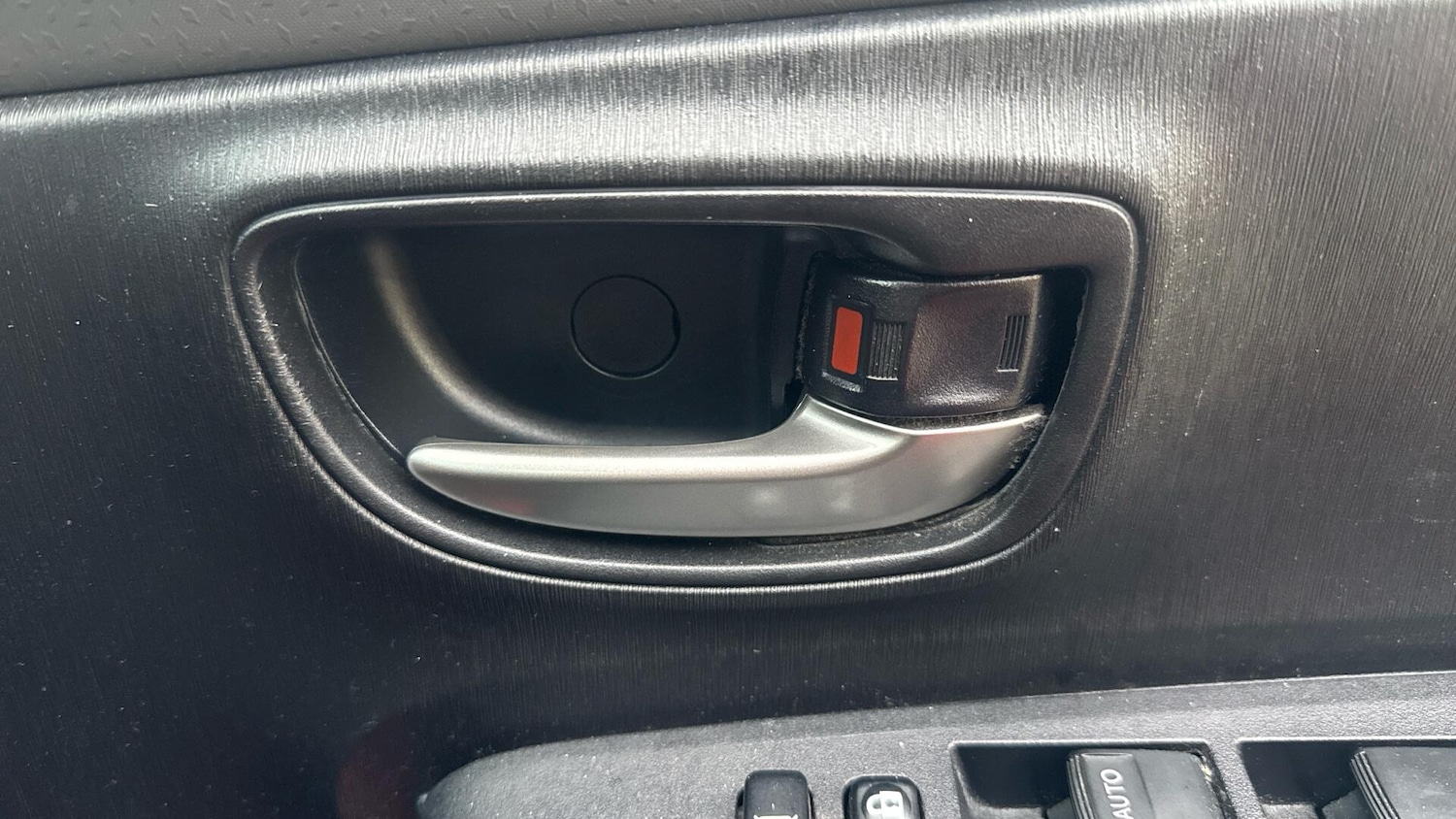 Used Toyota Yaris 2014 for sale - 77156352: Photo 32