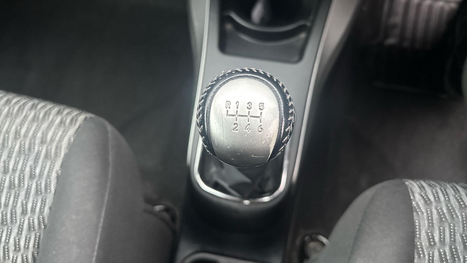 Used Toyota Yaris 2014 for sale - 77156352: Photo 33