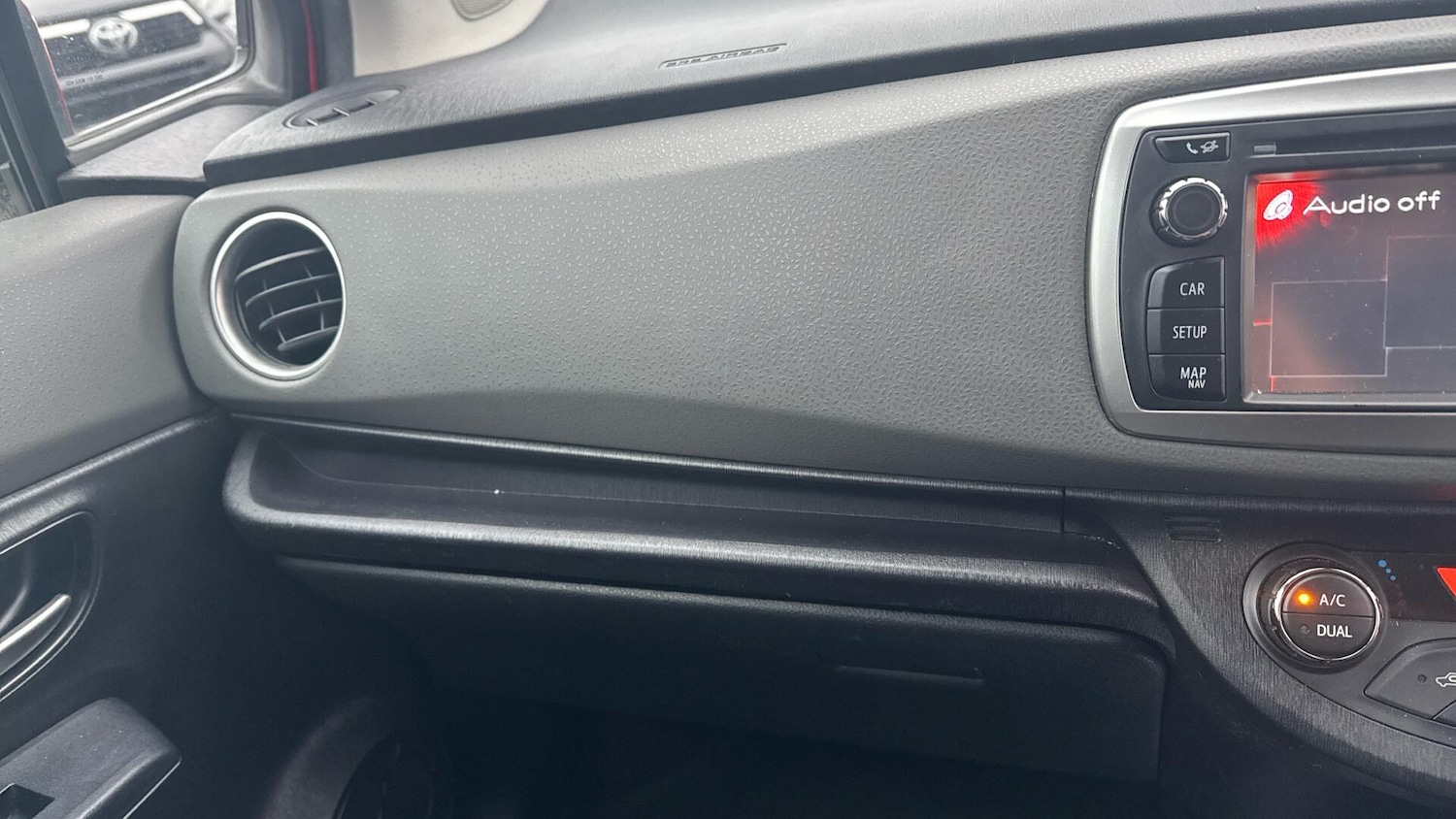 Used Toyota Yaris 2014 for sale - 77156352: Photo 38