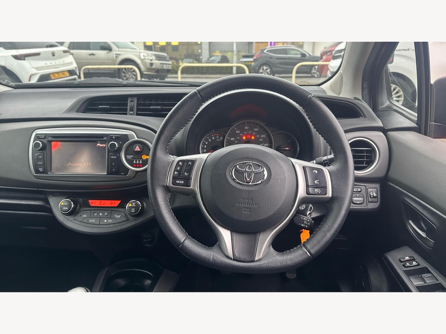 Used Toyota Yaris 2014 for sale - 77156352: Photo 8