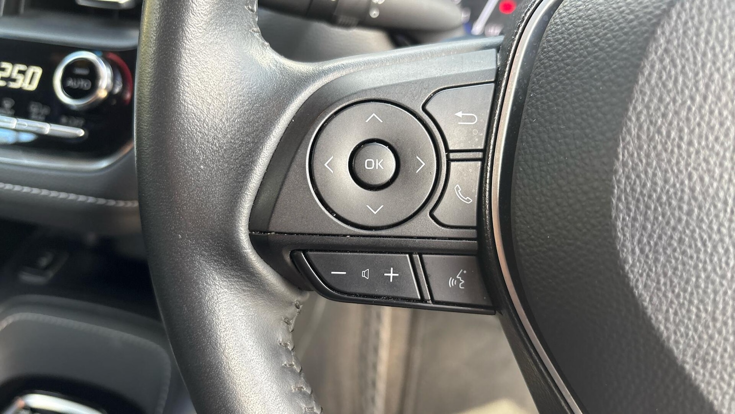 Used Toyota Corolla 2022 for sale - 76512384: Photo 40