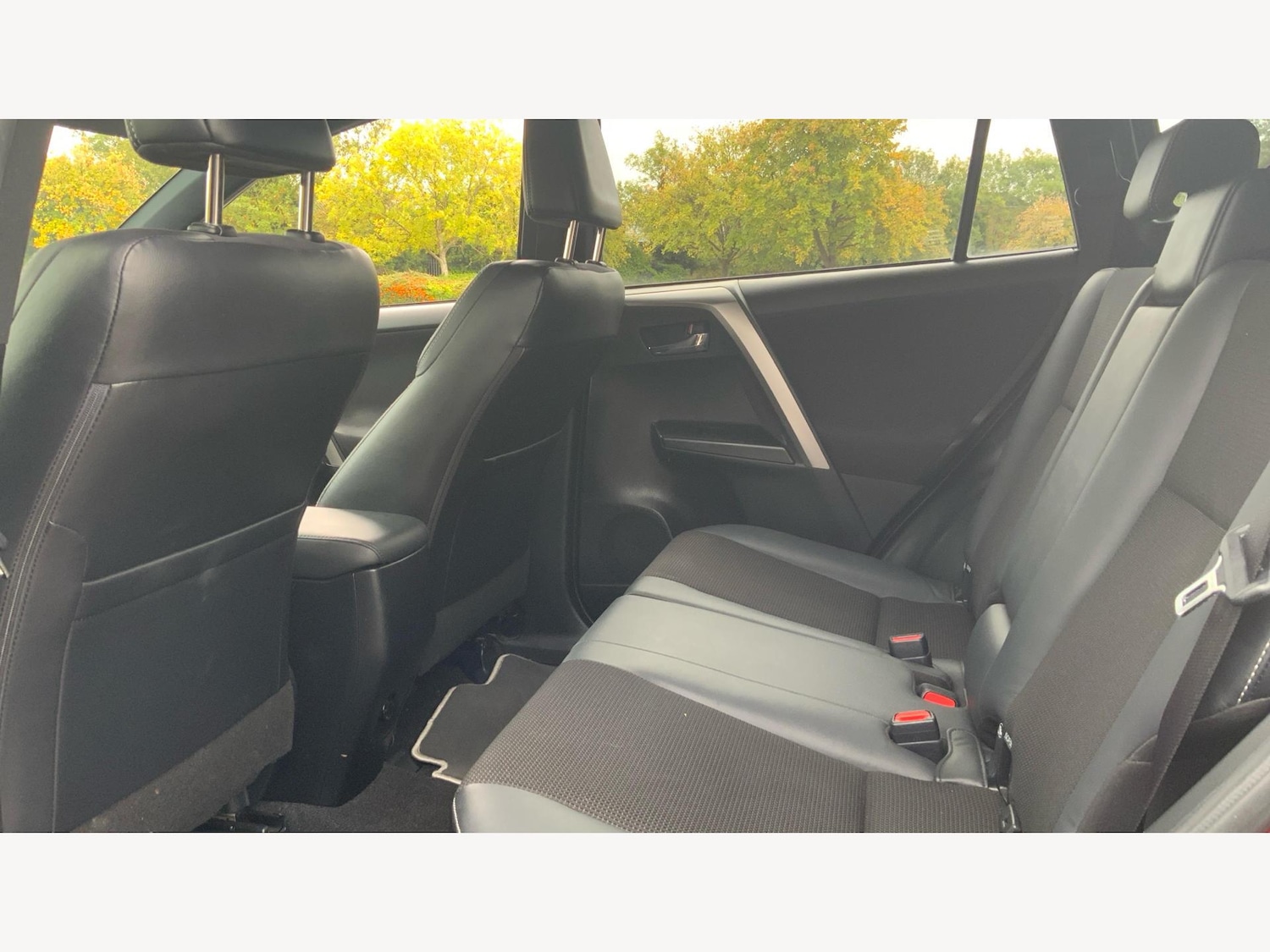 Used Toyota RAV4 2016 for sale - 76175279: Photo 15