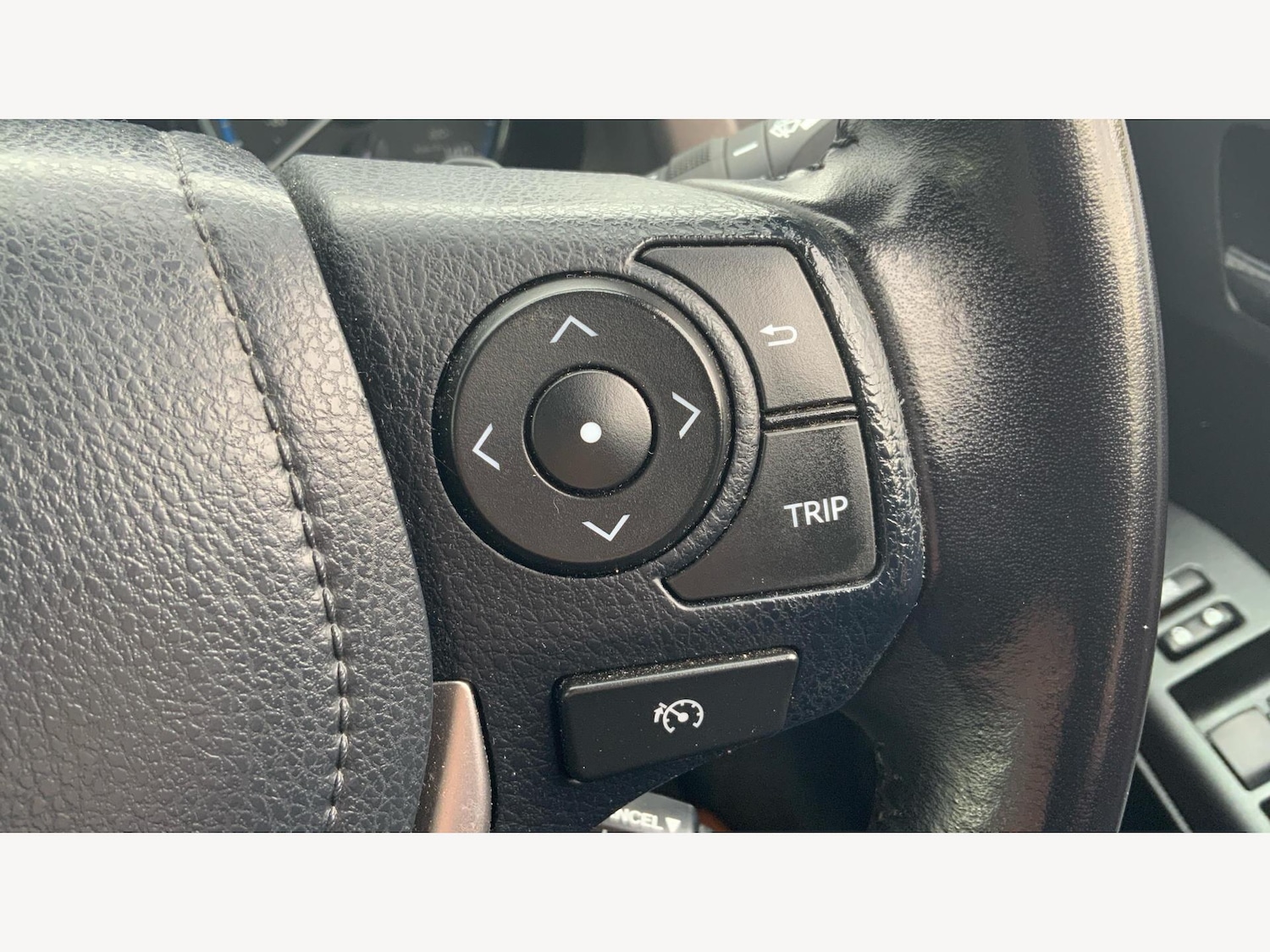 Used Toyota RAV4 2016 for sale - 76175279: Photo 40