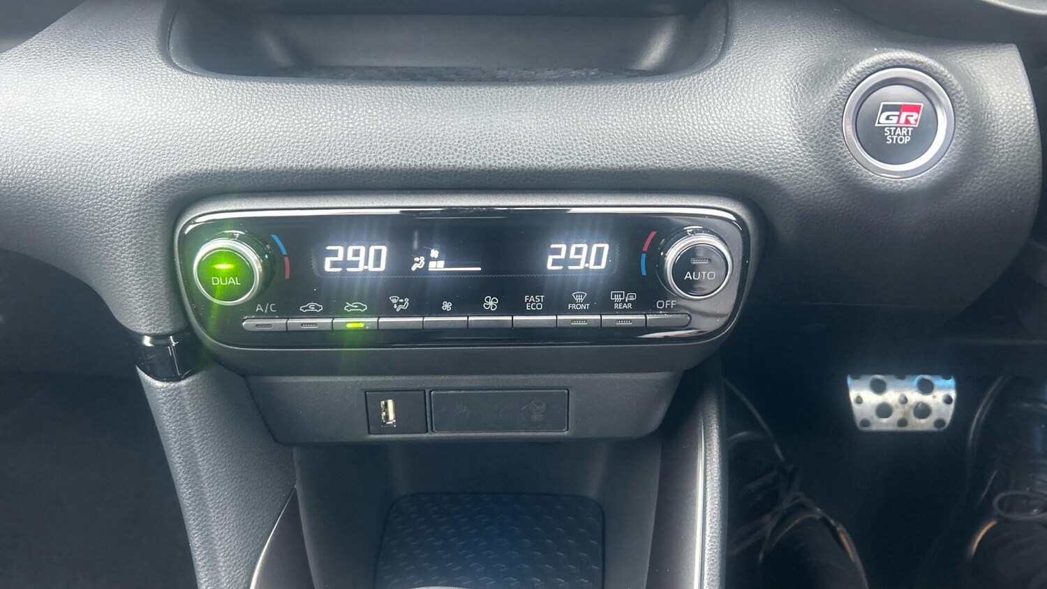 Used Toyota Yaris 2022 for sale - 77469365: Photo 35