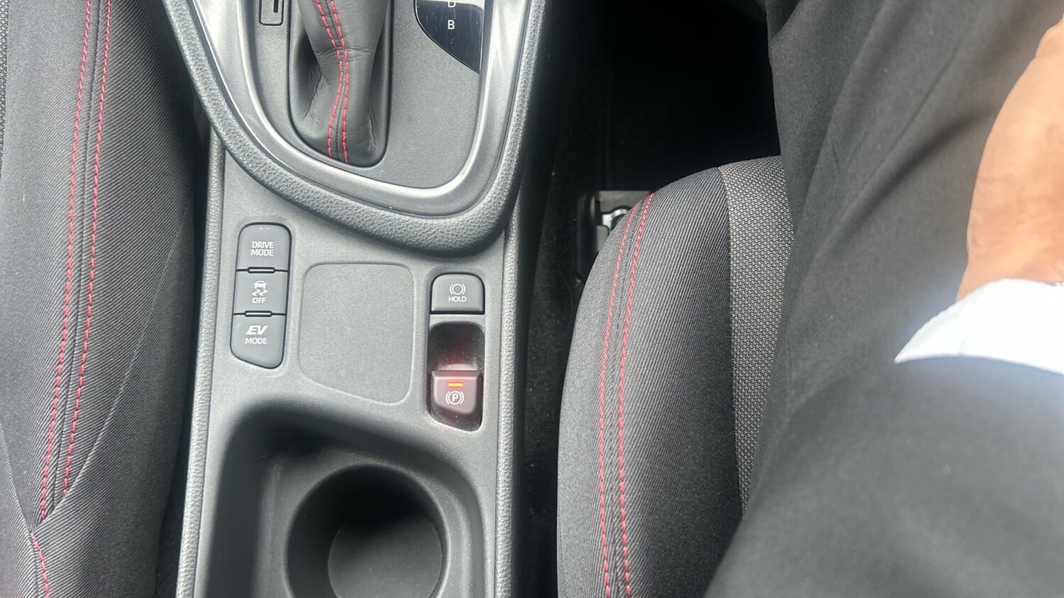 Used Toyota Yaris 2022 for sale - 77469365: Photo 37