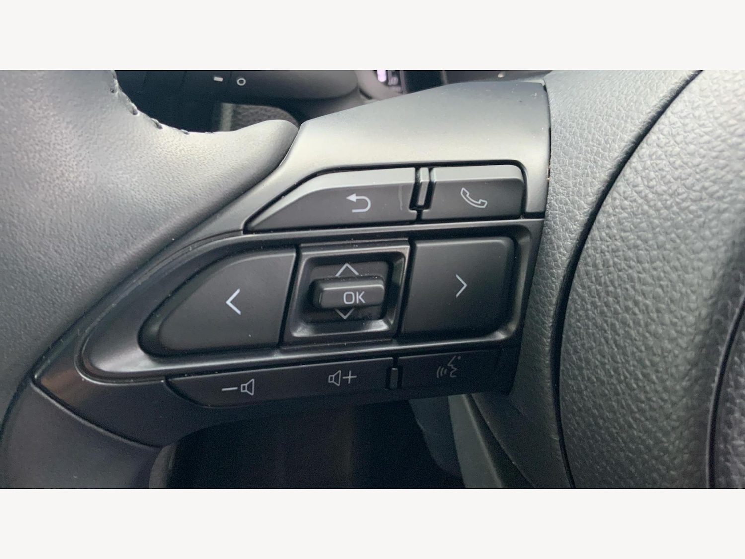 Used Toyota Aygo X 2024 for sale - 76377668: Photo 25