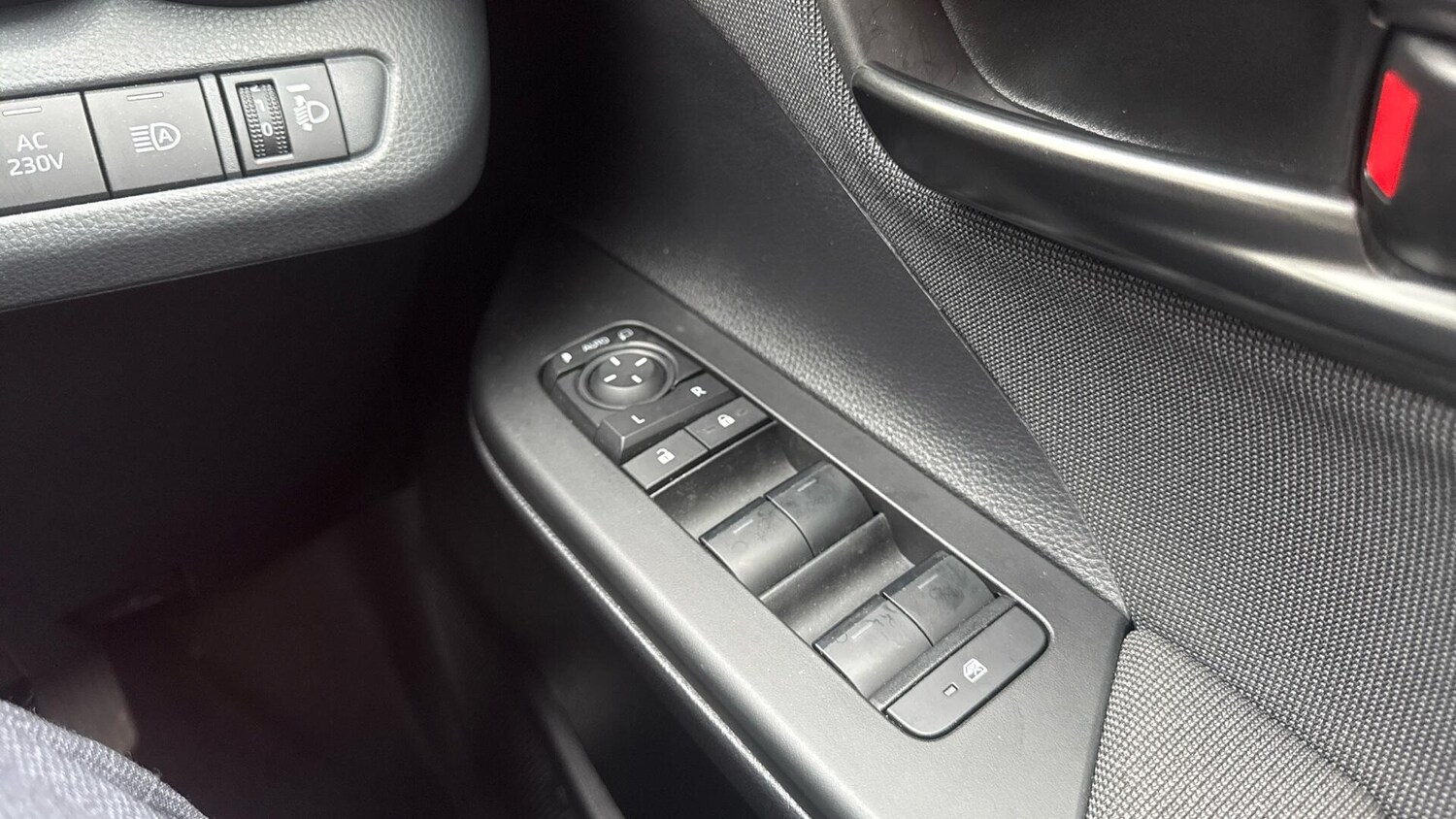 Used Toyota C-HR 2024 for sale - 77783962: Photo 39