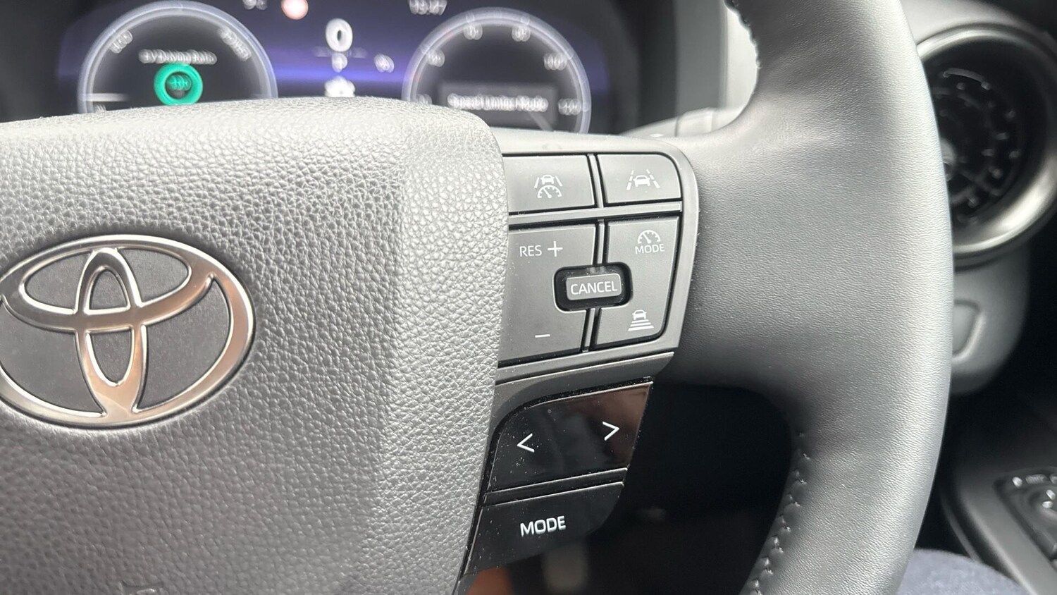 Used Toyota C-HR 2024 for sale - 77783962: Photo 40